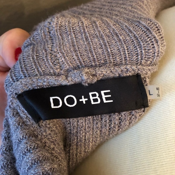 Do+Be off shoulder grey sweater size: Large - Picture 5 of 5